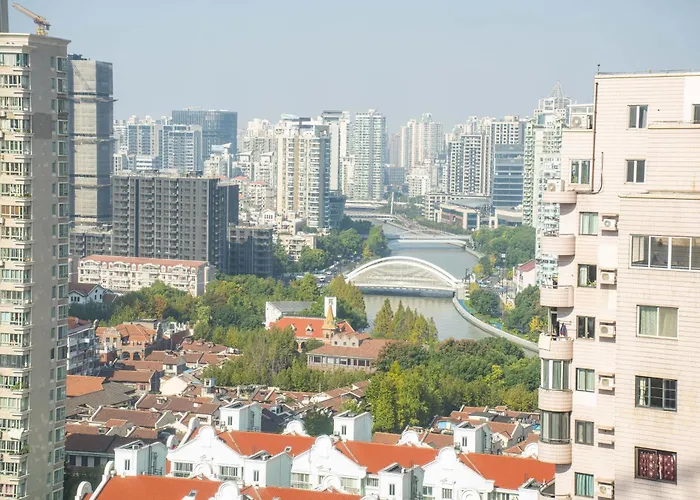 Shanghai Yi Du B&B - Near Nanjing West Road Commercial District, 350 Walk From The Natural History Museum Subway