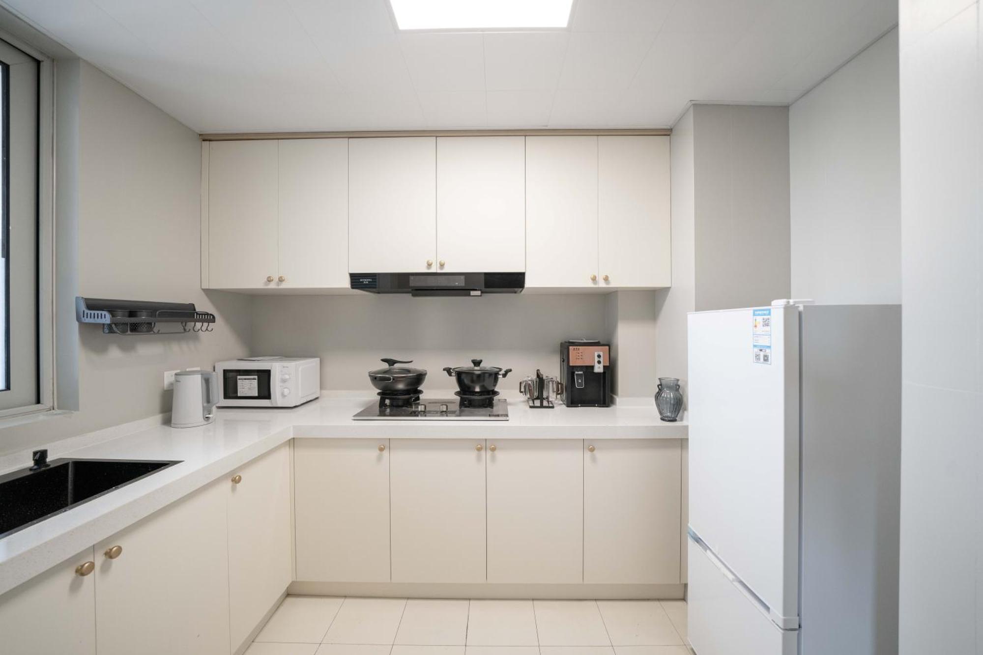 公寓 Yi Du - Near Nanjing West Road Commercial District, 350 Walk From The Natural History Museum Subway *