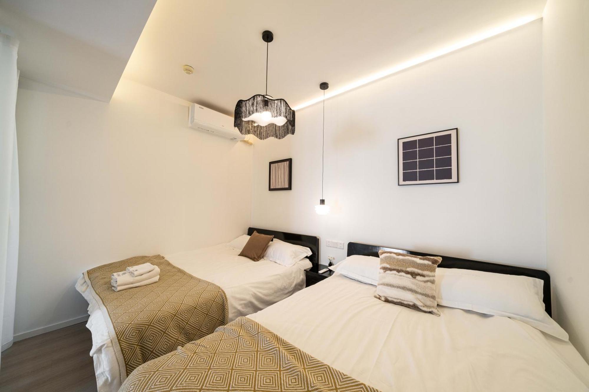 公寓 Yi Du - Near Nanjing West Road Commercial District, 350 Walk From The Natural History Museum Subway 上海