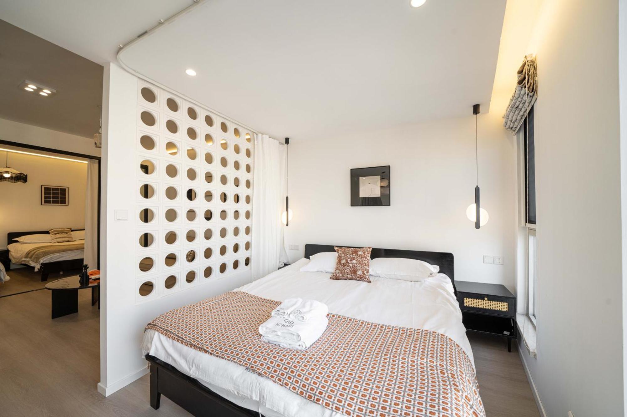 Yi Du - Near Nanjing West Road Commercial District, 350 Walk From The Natural History Museum Subway 上海