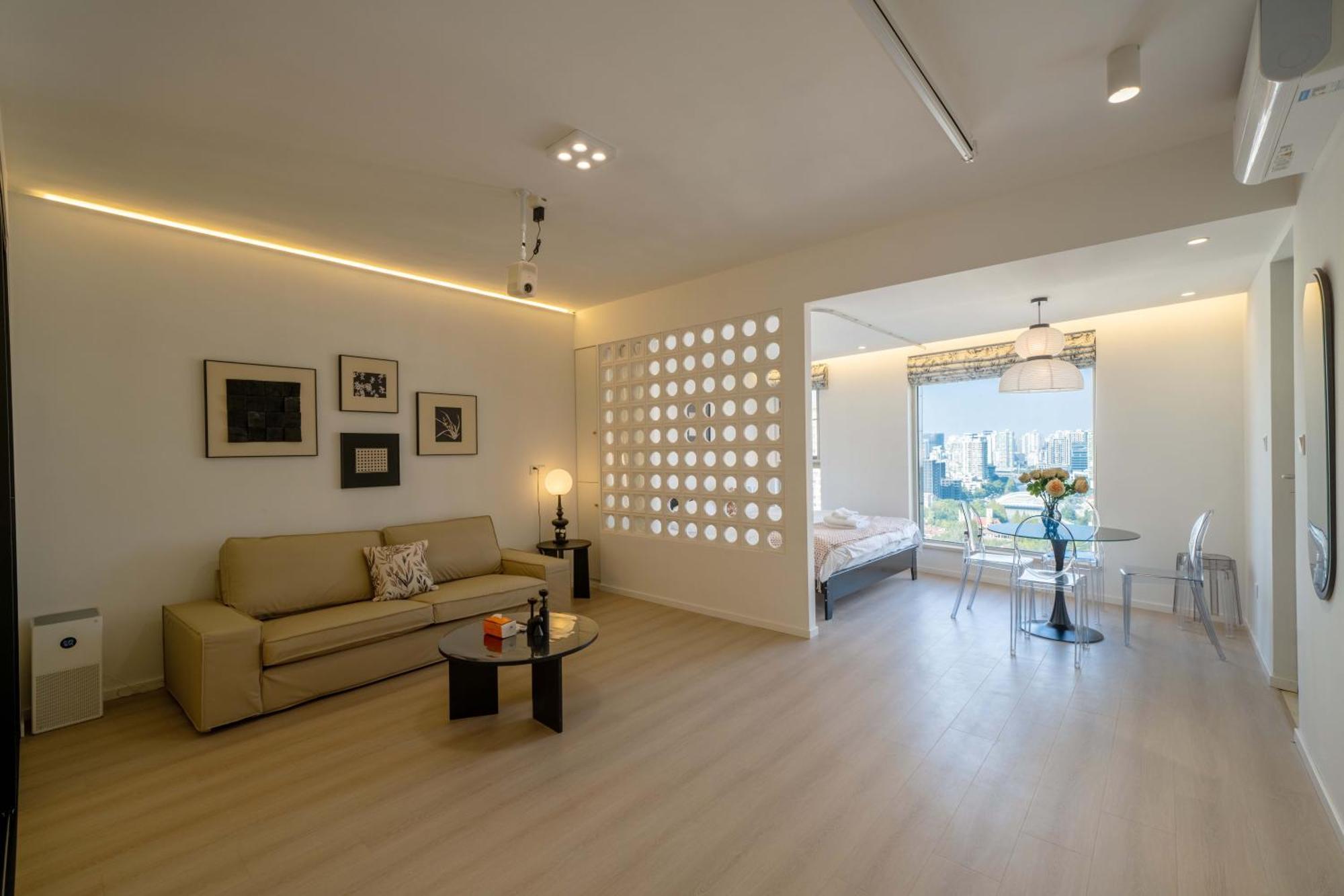公寓 Yi Du - Near Nanjing West Road Commercial District, 350 Walk From The Natural History Museum Subway *